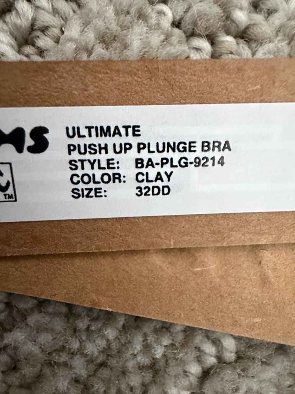 SKIMS Ultimate Push Up Plunge Underwire Bra - Picture 6 of 6